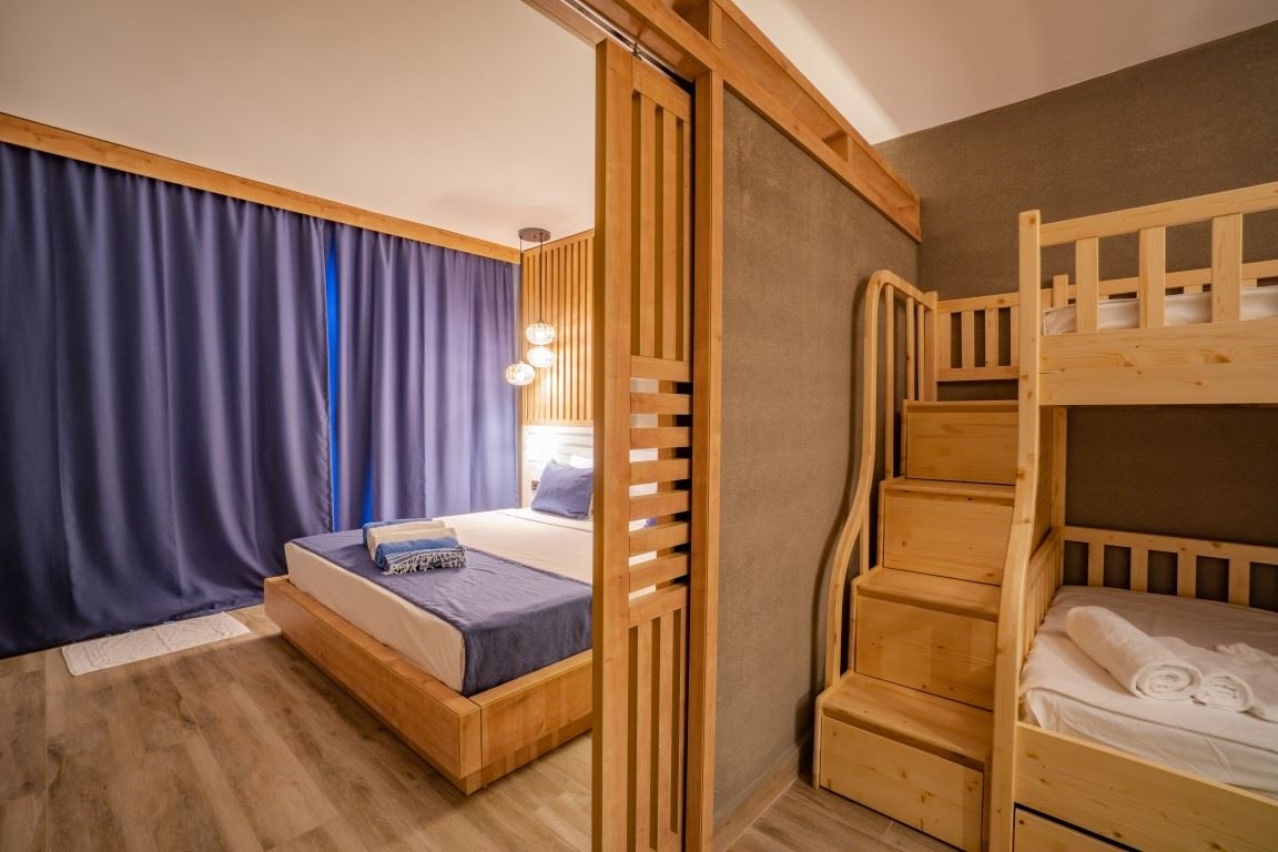 rooms-deluxe-swim-up-family-room-with-bunk-bed