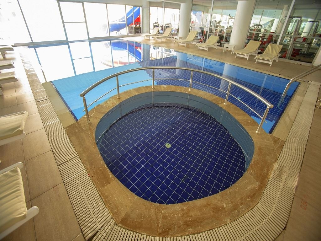 pools-indoor-pool