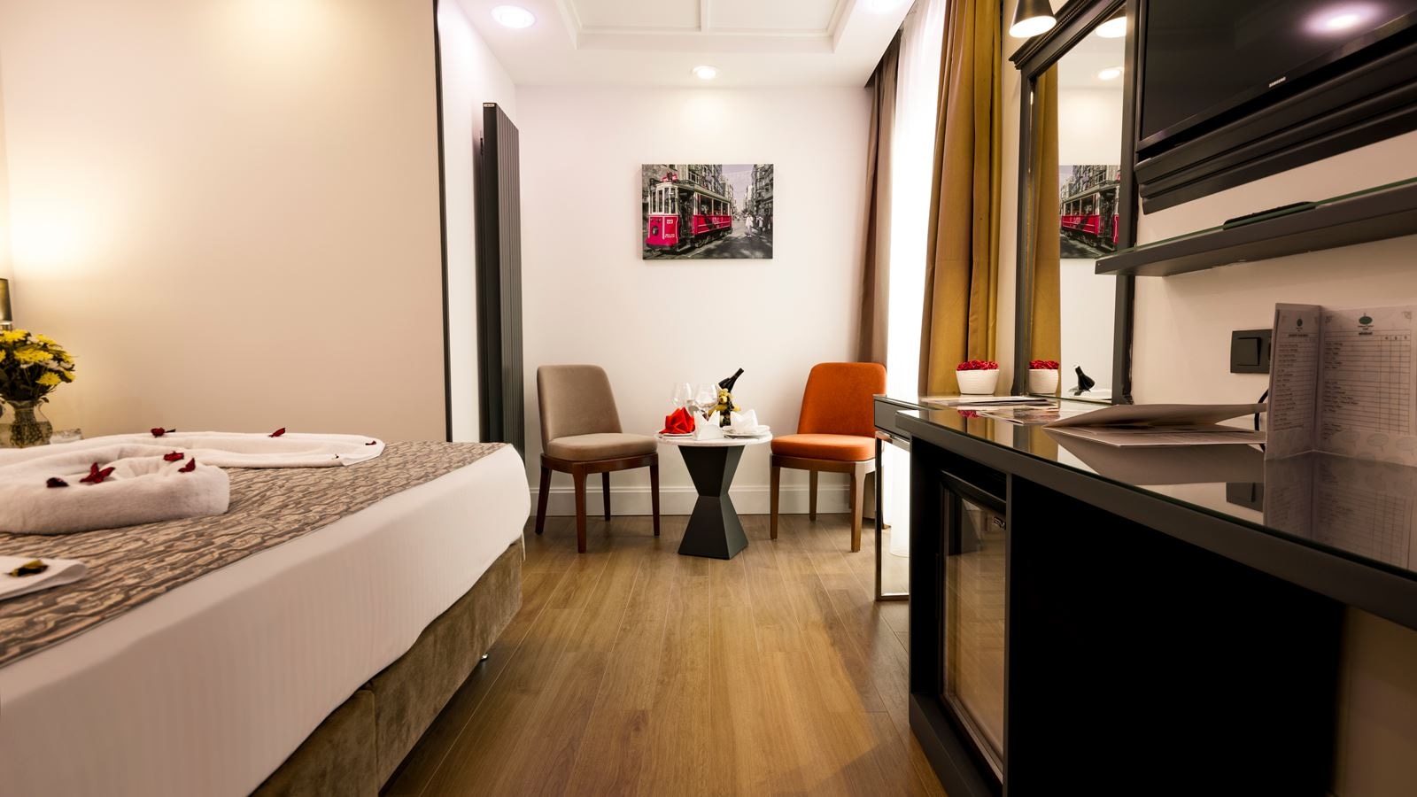 rooms-double-superior-queen-bed