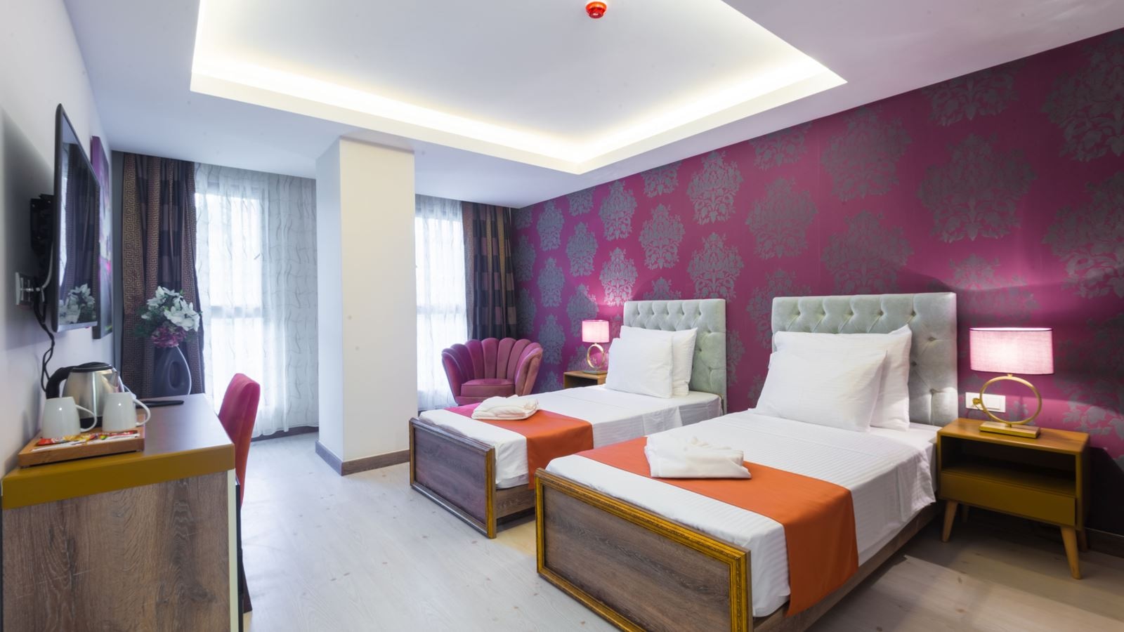 rooms-family-room-connecting-room