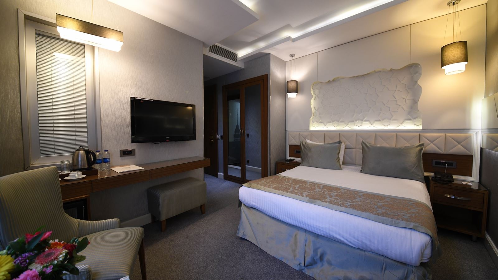 rooms-family-room-deluxe