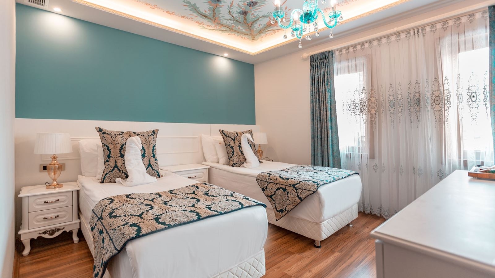 rooms-room-premium-queen-bed