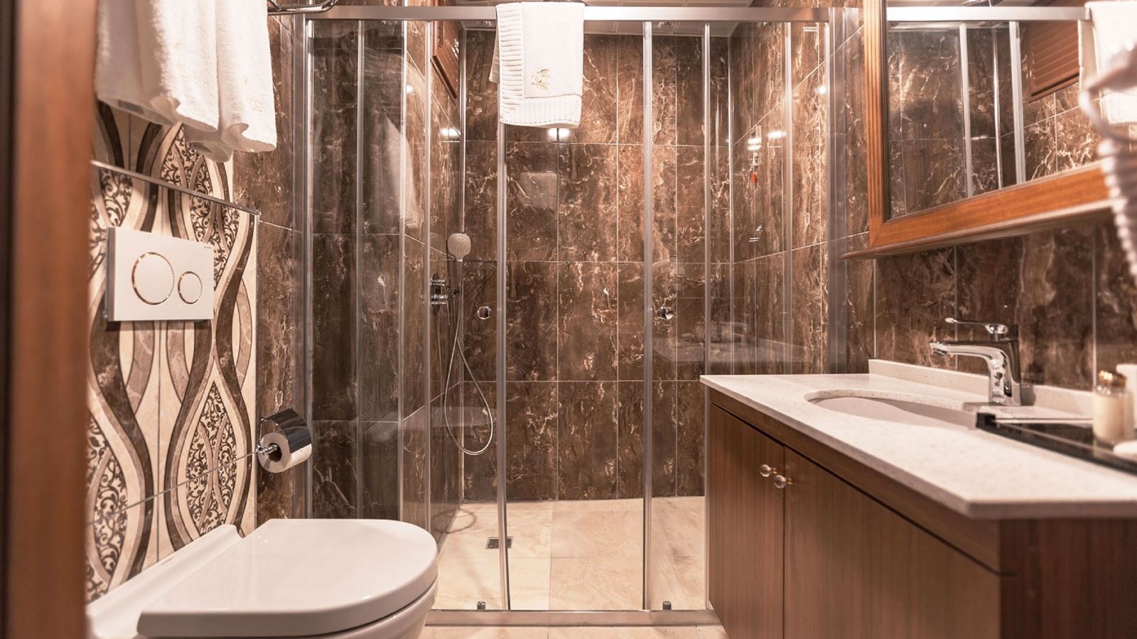 rooms-room-premium-queen-bed