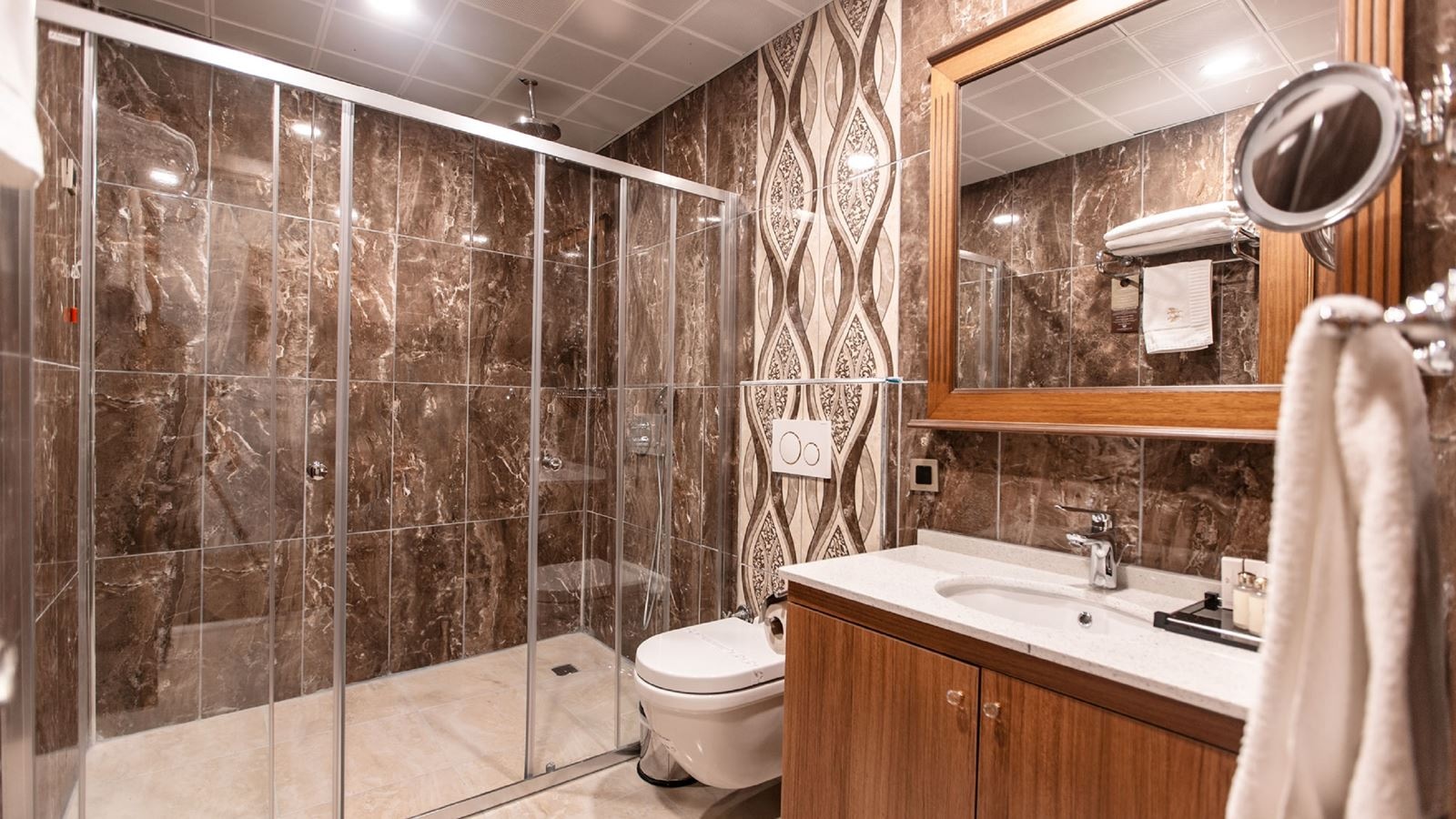 rooms-room-premium-queen-bed