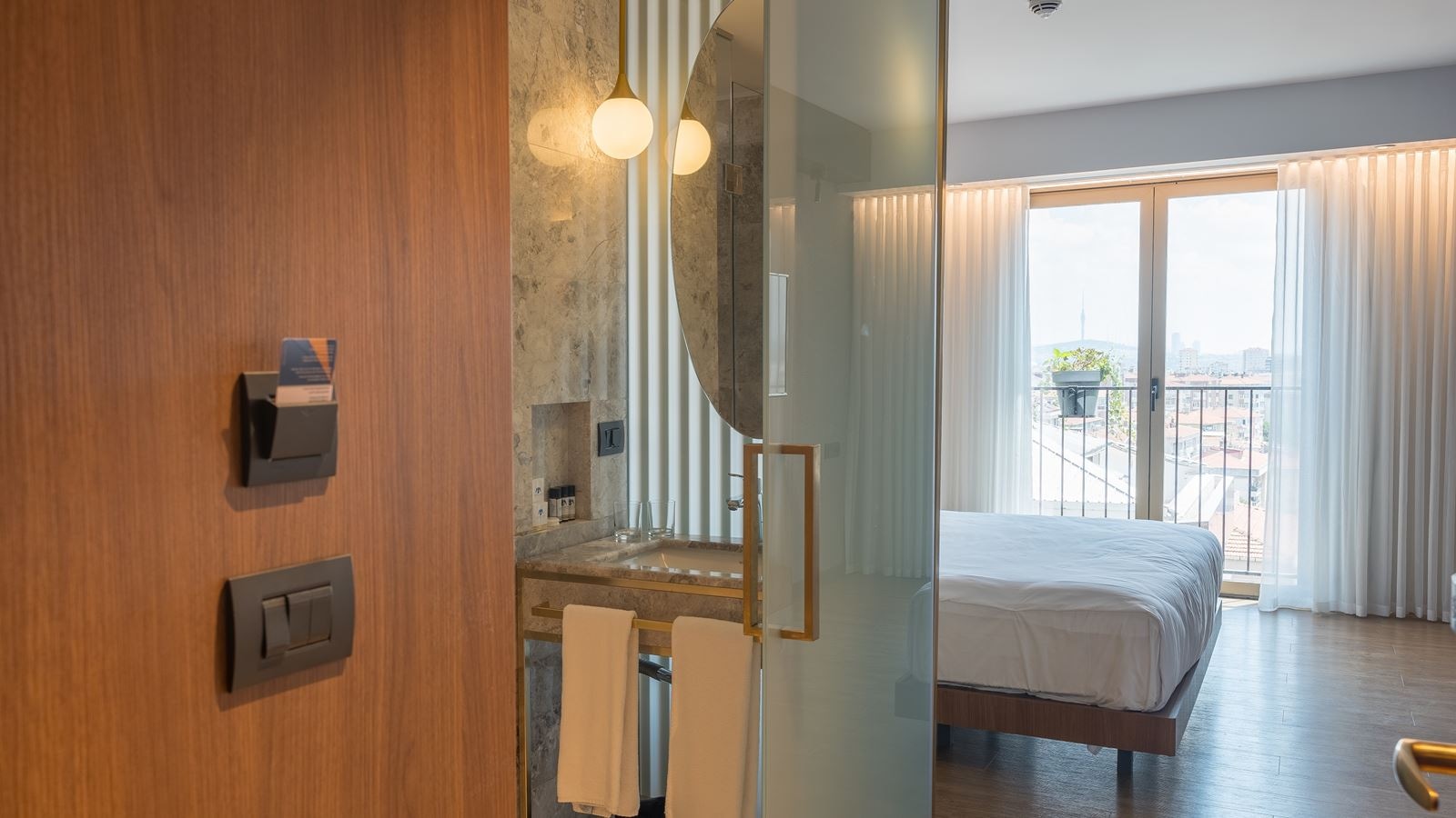 rooms-room-deluxe-sea-view