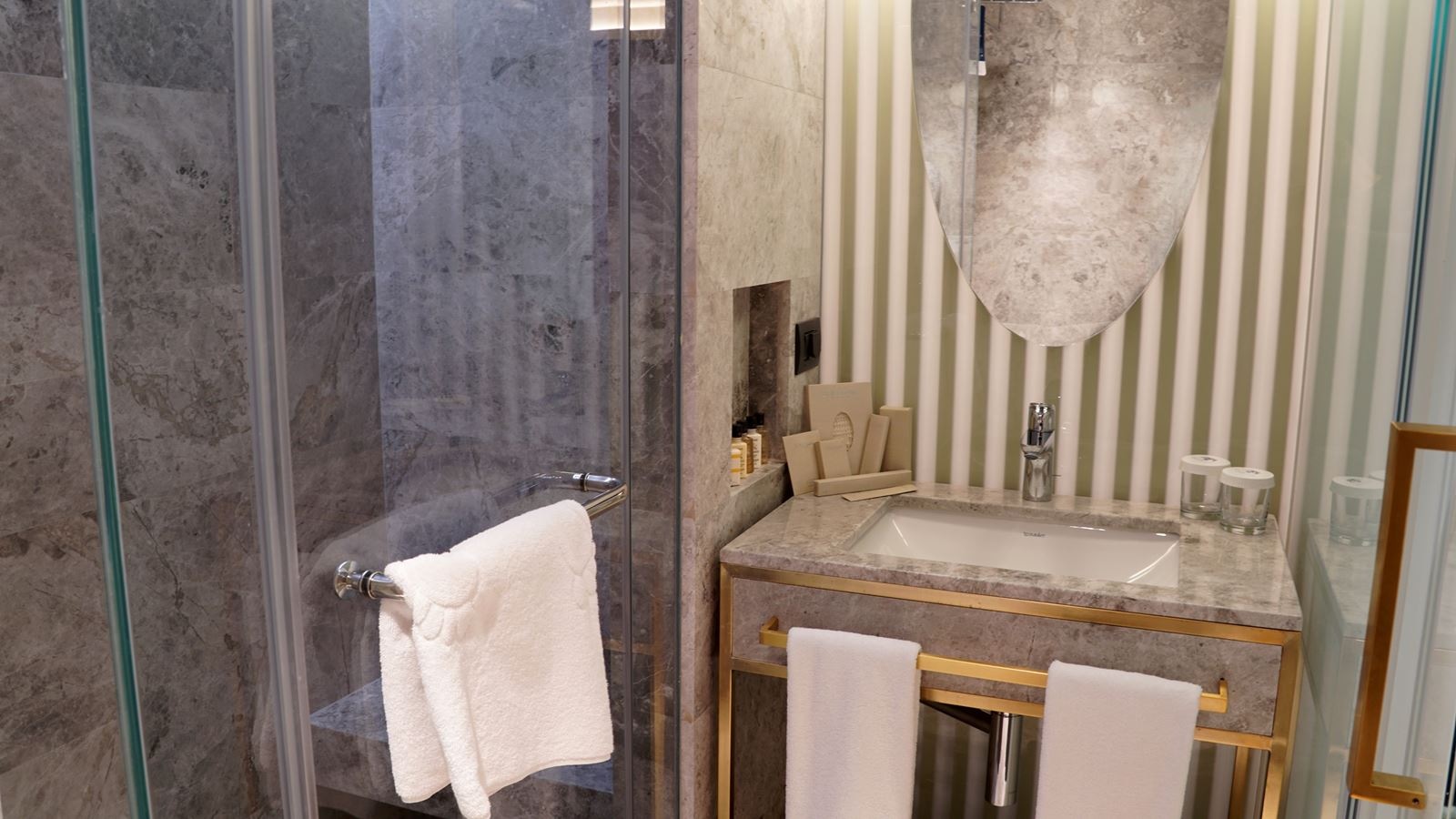 rooms-suite-luxury-sea-view