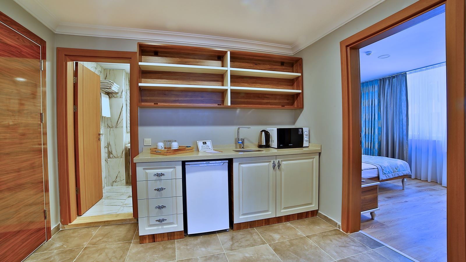 rooms-family-room-connecting-room