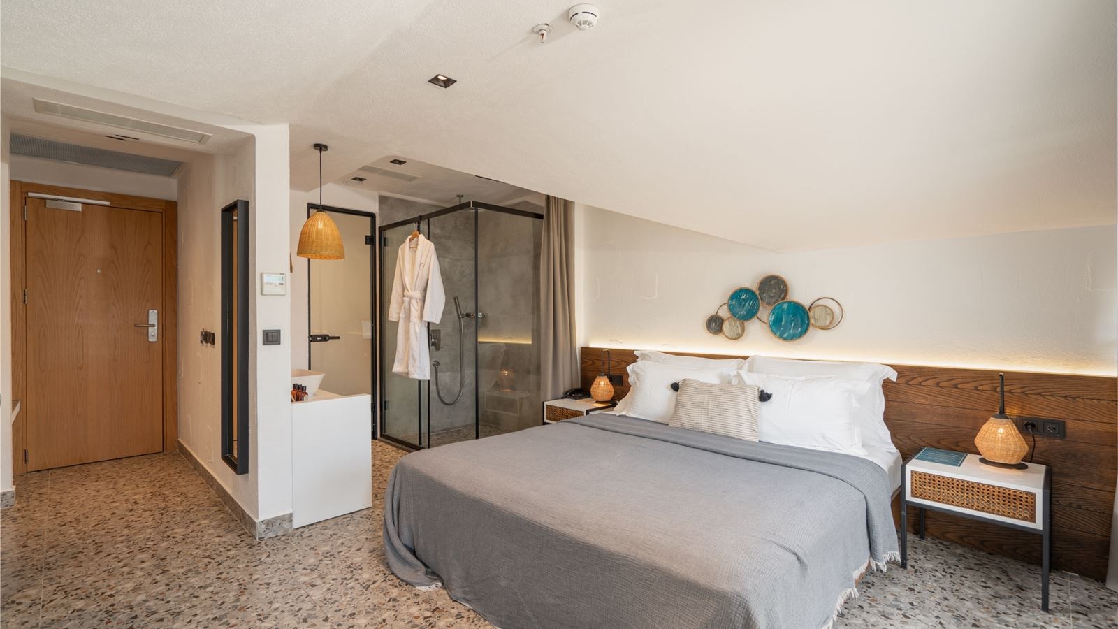 rooms-honeymoon-room