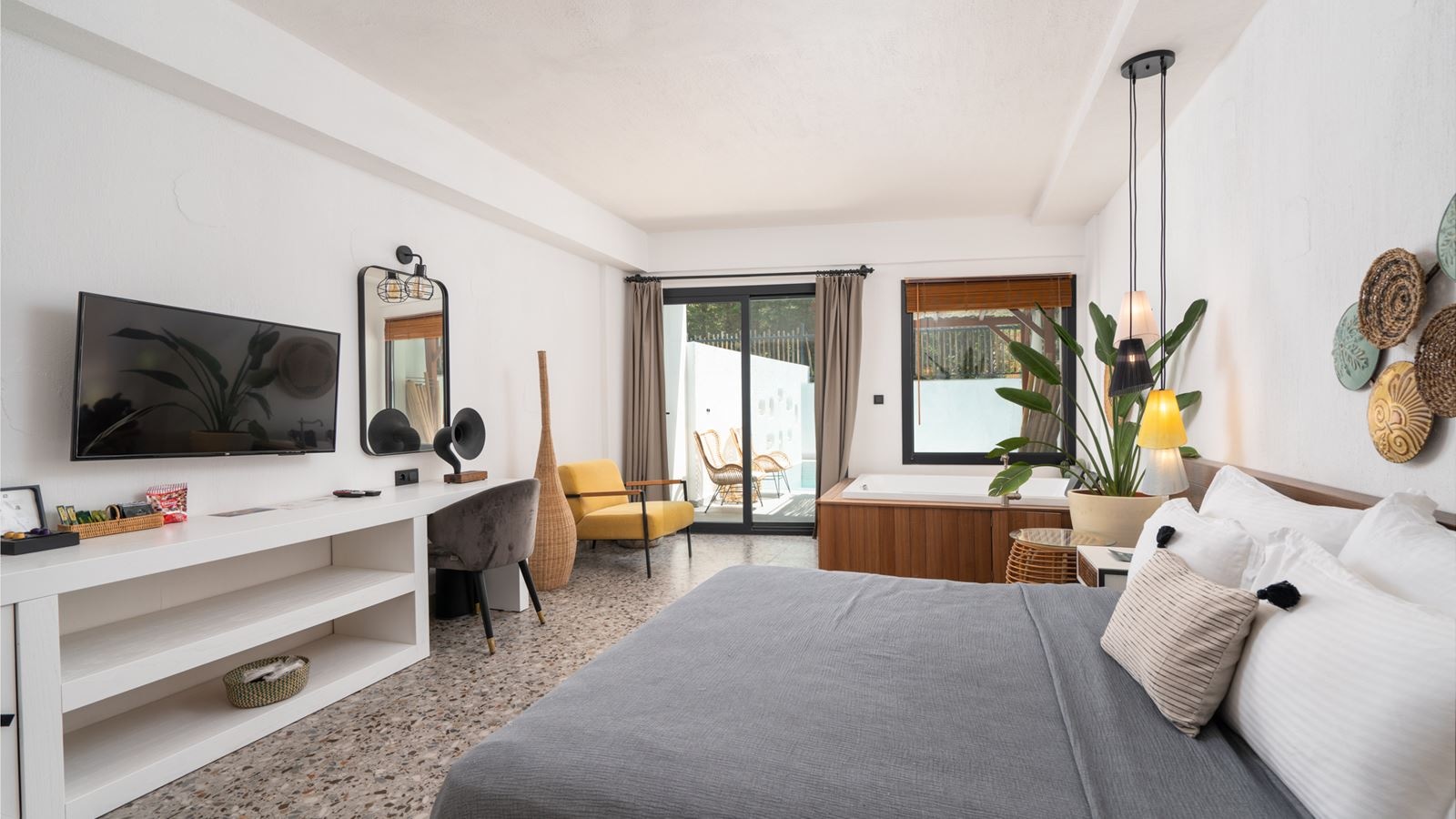 rooms-royal-honeymoon-room