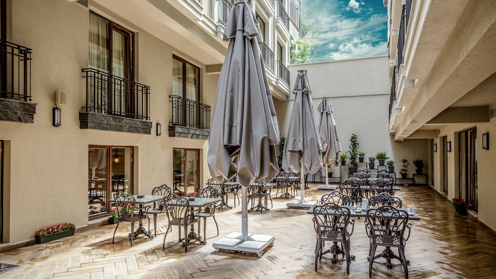 restaurants-restaurants