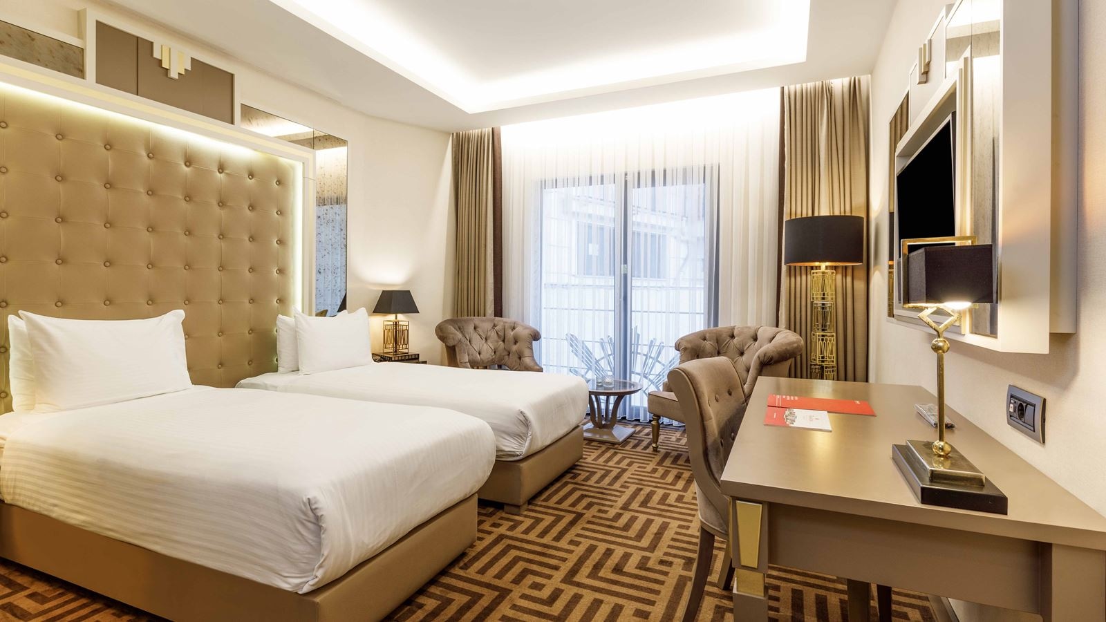 rooms-family-room-sea-view