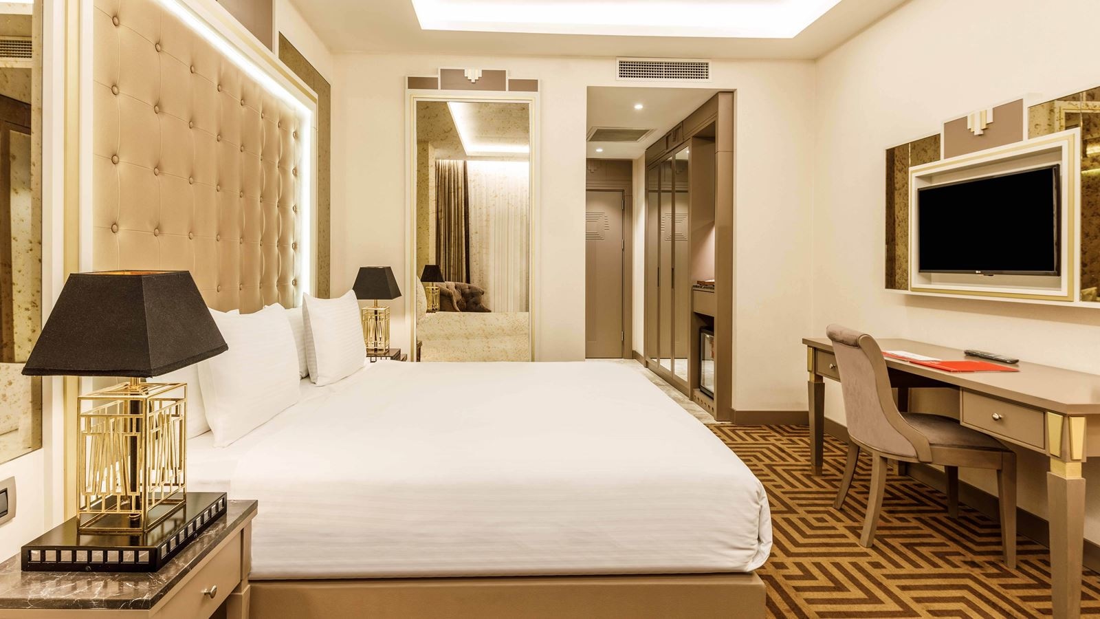 rooms-family-room-sea-view