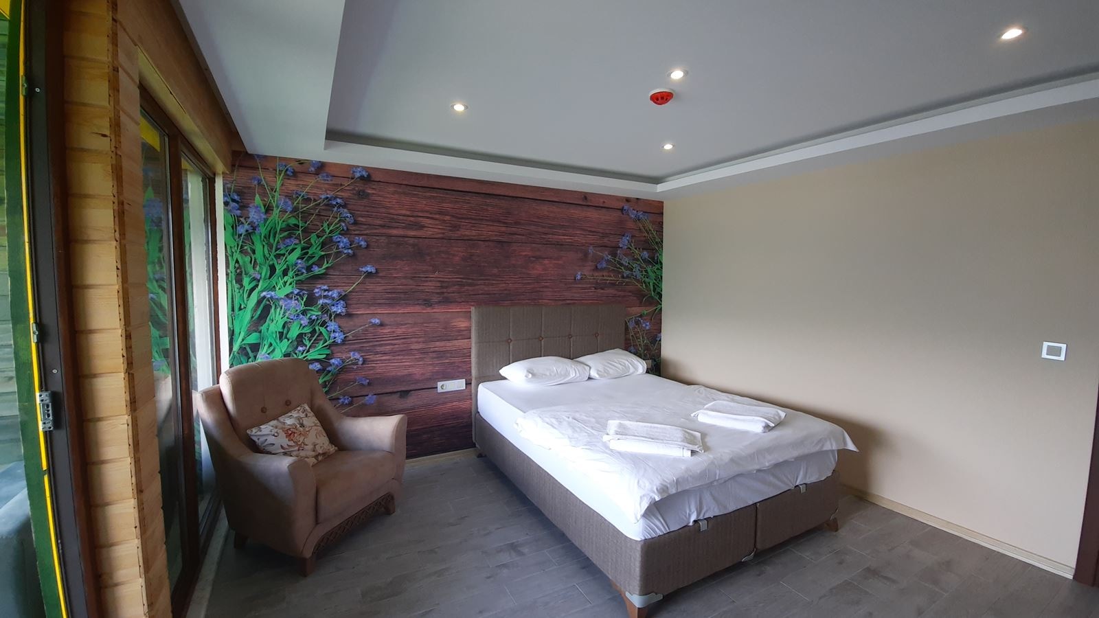 rooms-cift-kisilik-gol-manzarali-oda