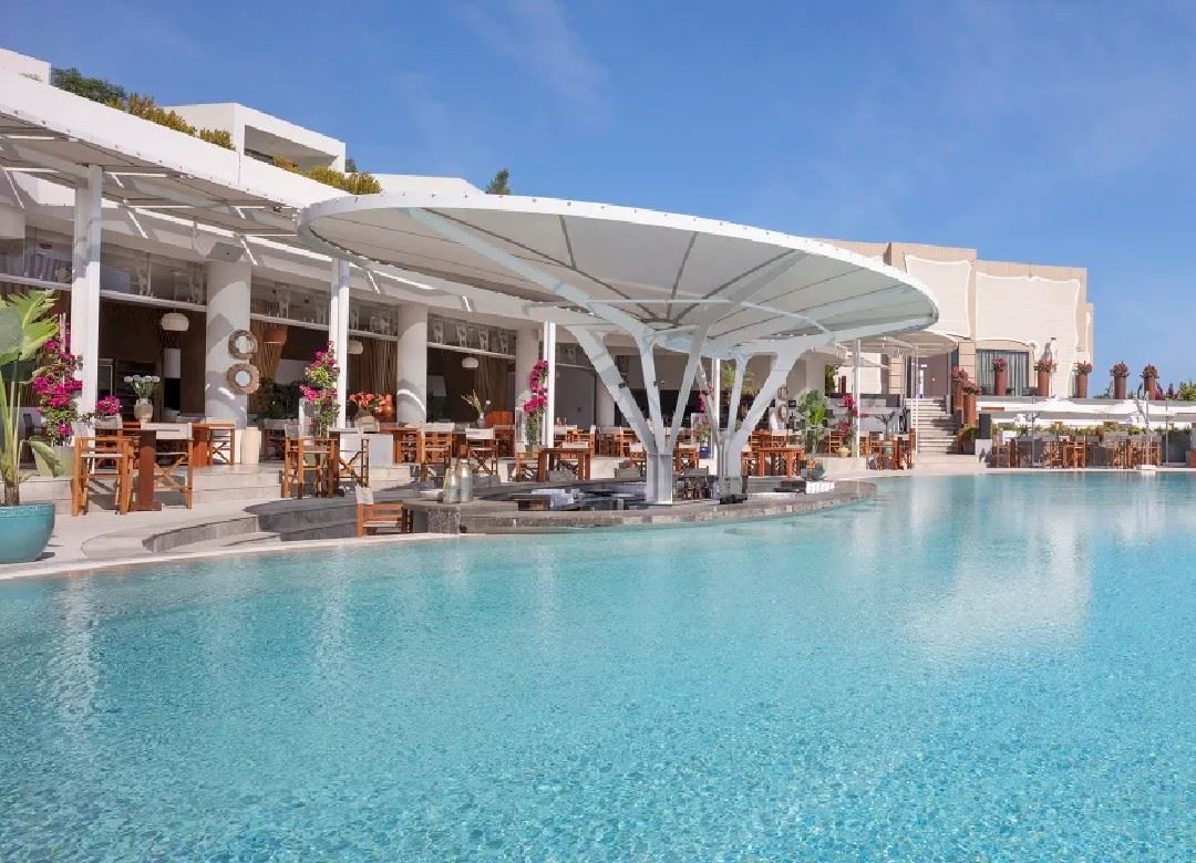 restaurants-suyah-pool-club