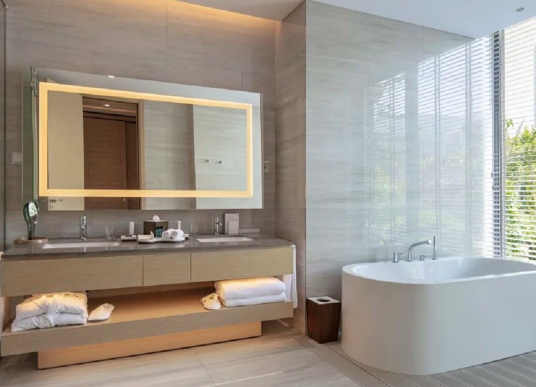 rooms-king-deluxe-room-with-partial-sea-view