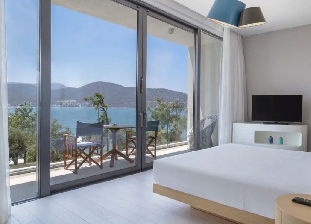 rooms-king-premium-room-with-balcony--sea-view