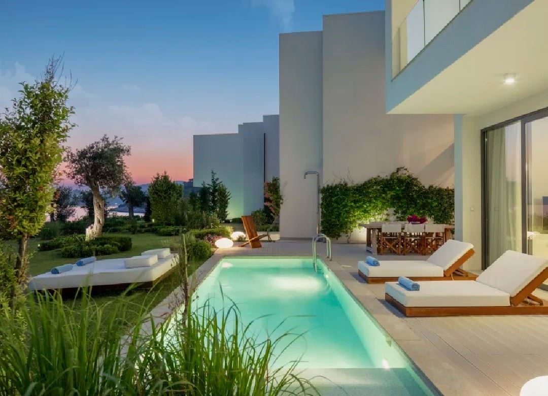 rooms-king-premium-one-bedroom-suite-with-pool