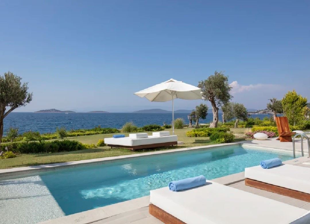 rooms-king-premium-one-bedroom-suite-with-pool