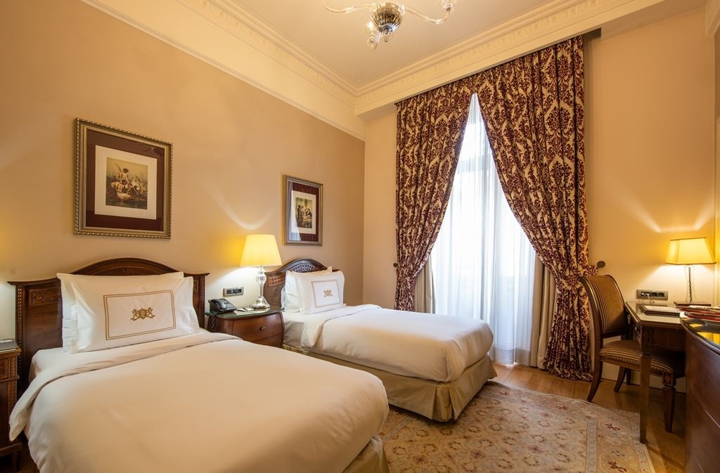 rooms-deluxe-golden-horn-room