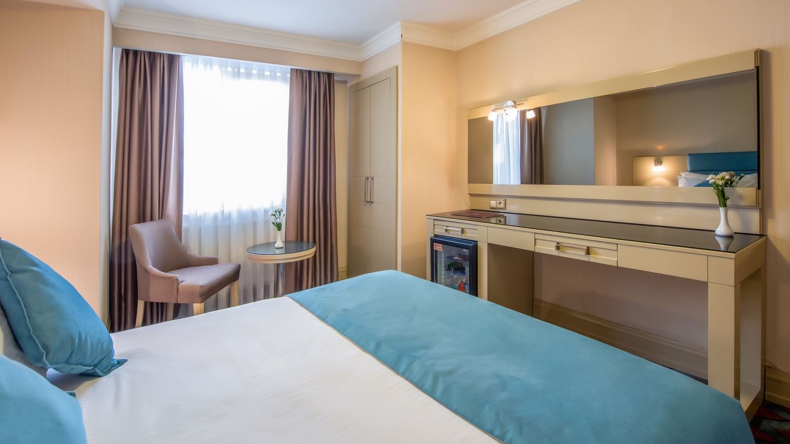 rooms-family-room-standard