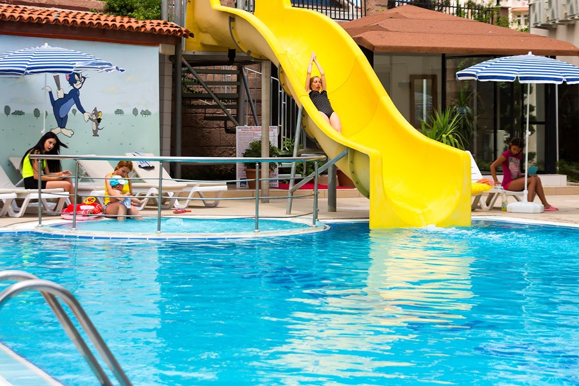 pools-outdoor-childrens-pool