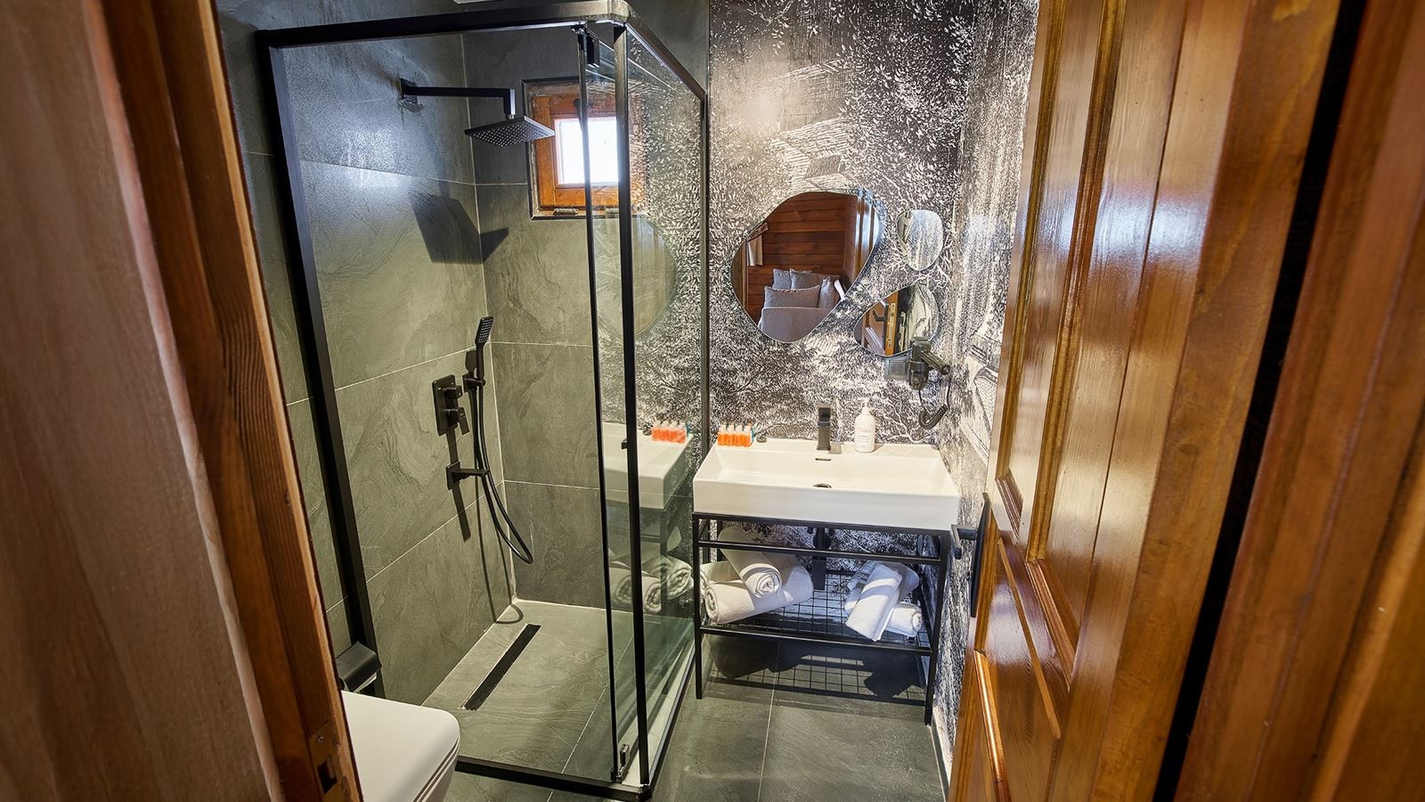 rooms-flora-bungalow-2+1