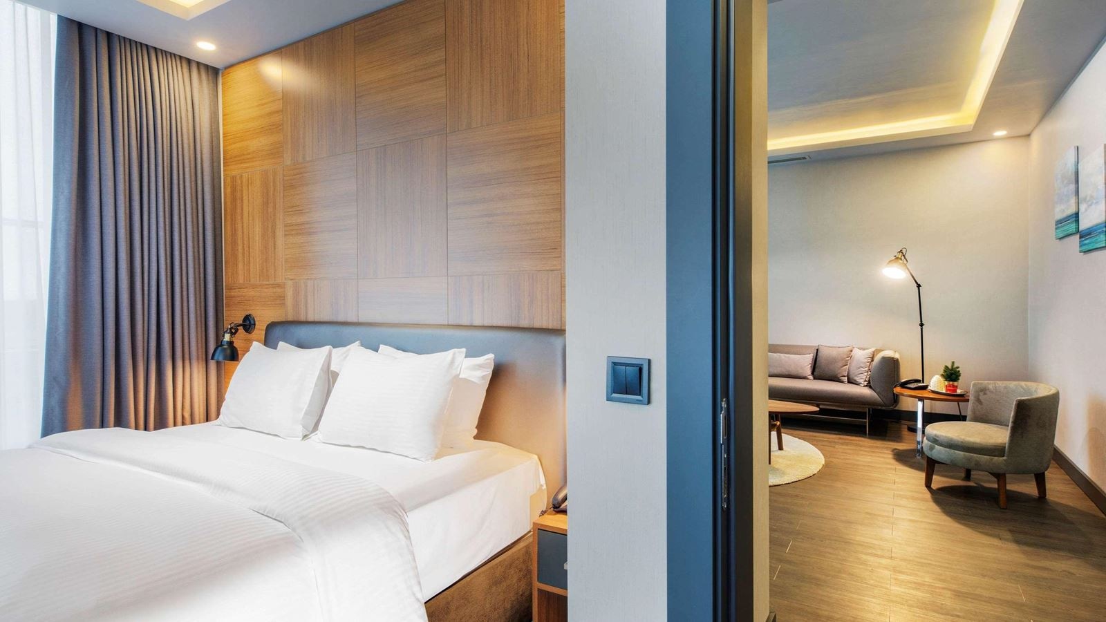 rooms-room-superior-king-bed