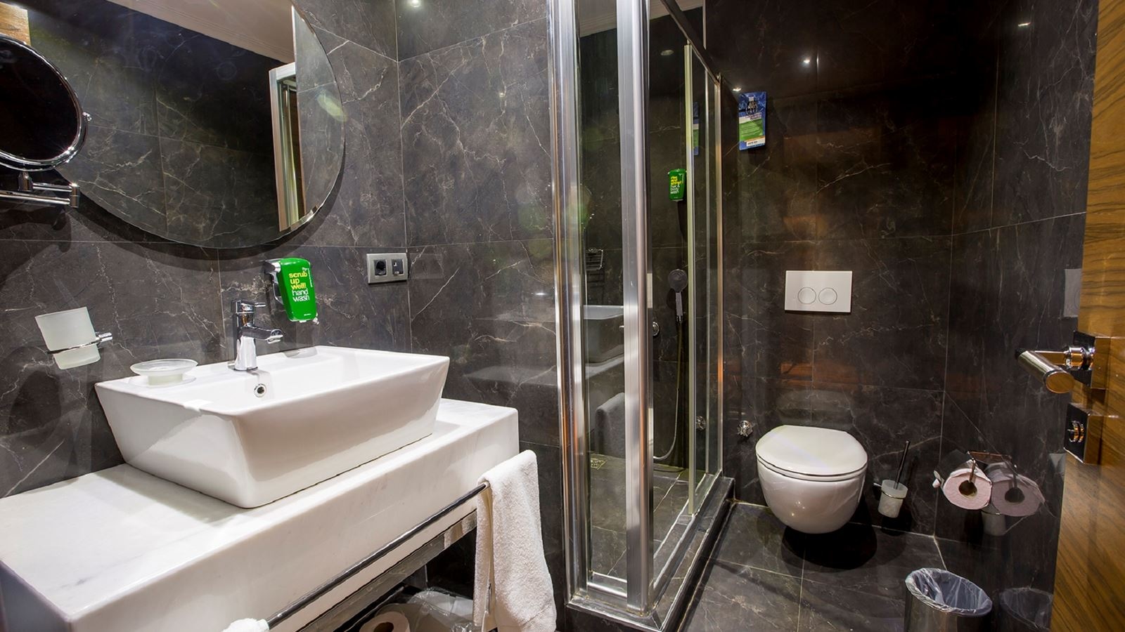 rooms-family-room-standard