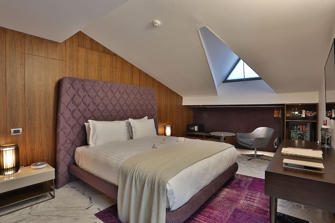 rooms-connection-room