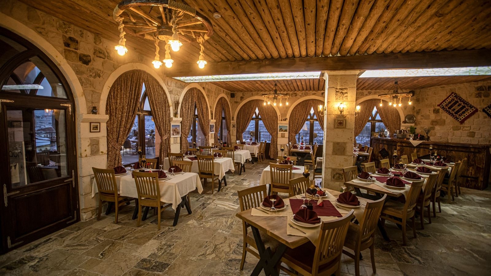 restaurants-restaurant