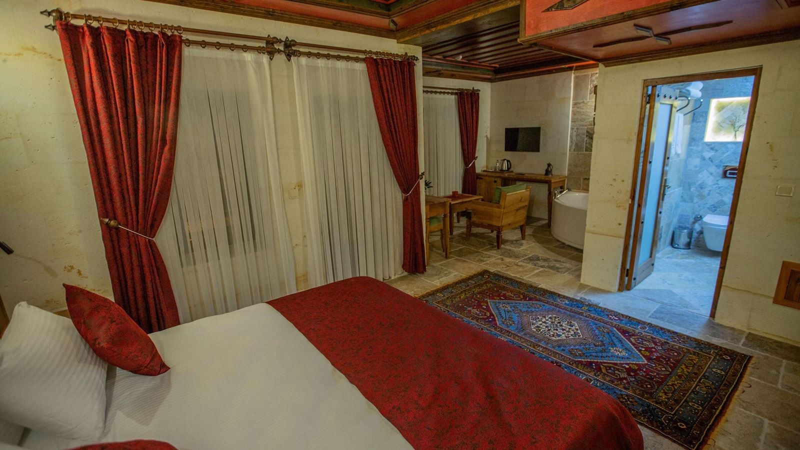 rooms-deluxe-stone-suit