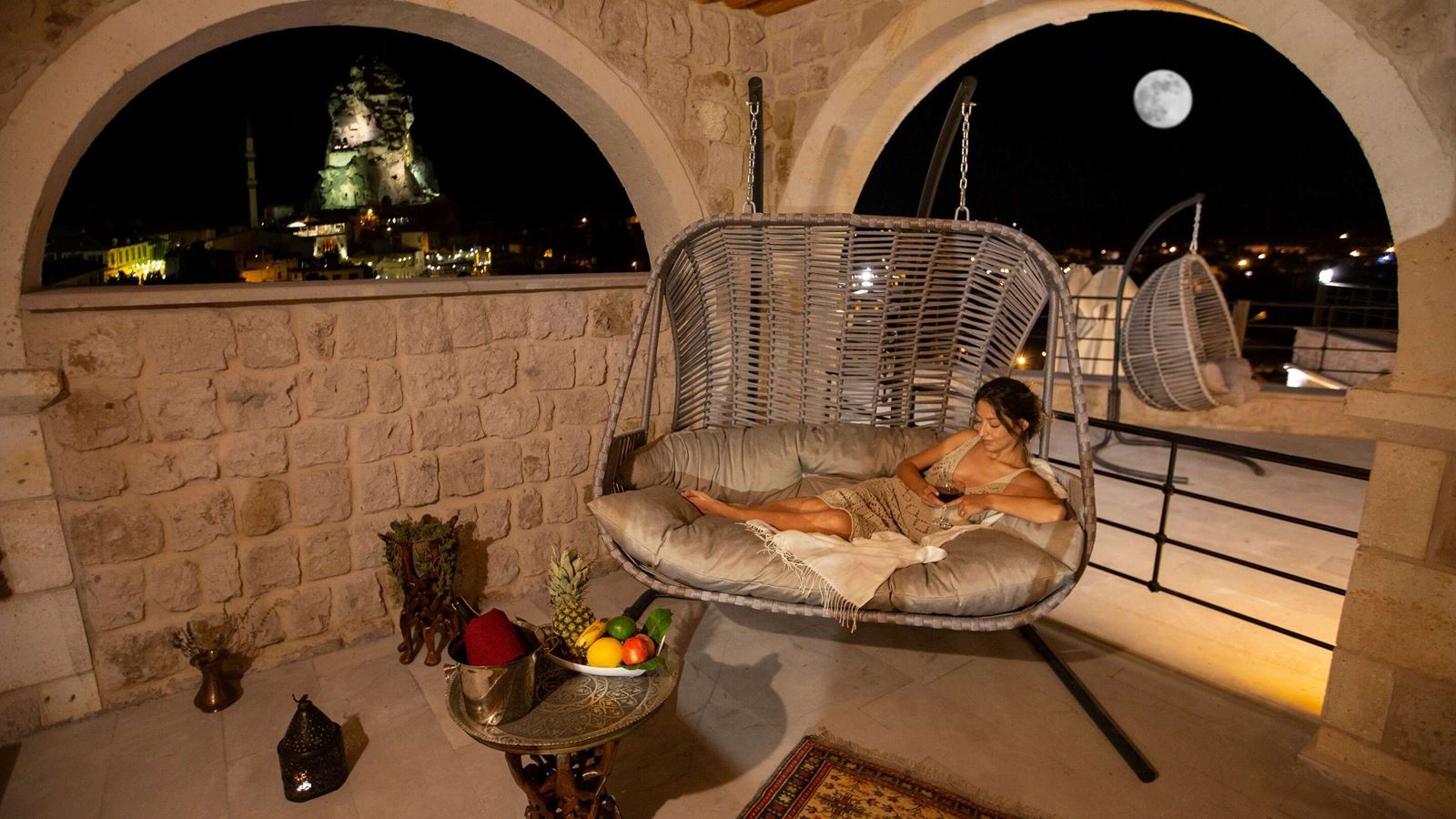 rooms-deluxe-cave-suit