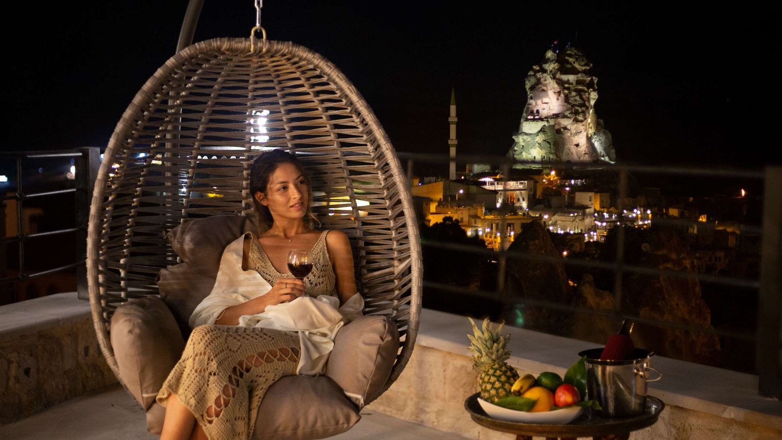 rooms-deluxe-cave-suit