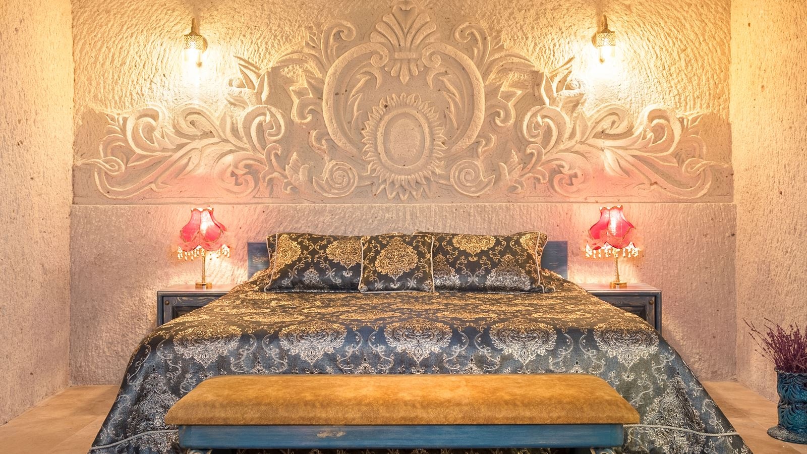 rooms-deluxe-king-suite