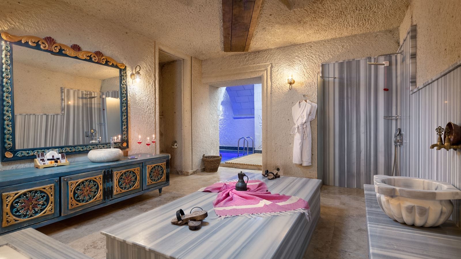 rooms-deluxe-king-suite