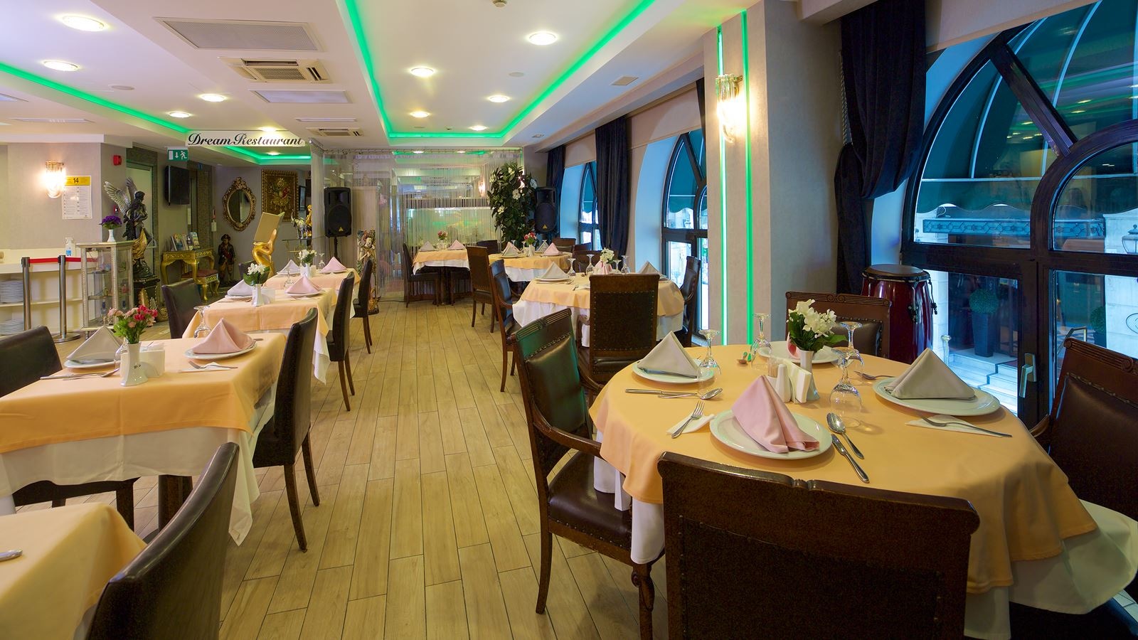 restaurants-restaurants