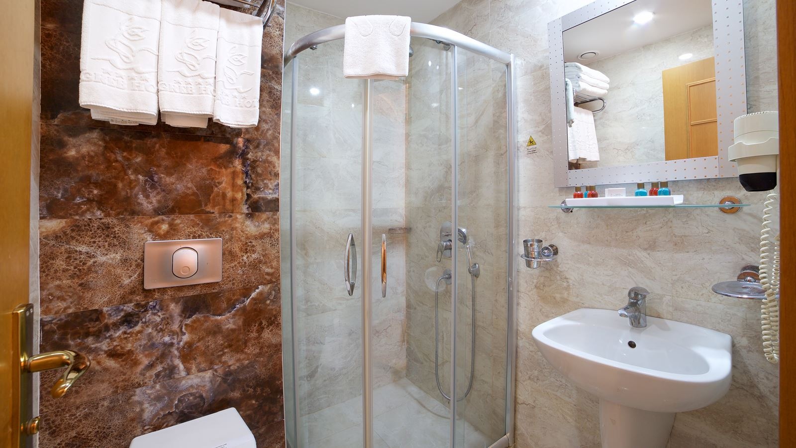 rooms-studio-superior