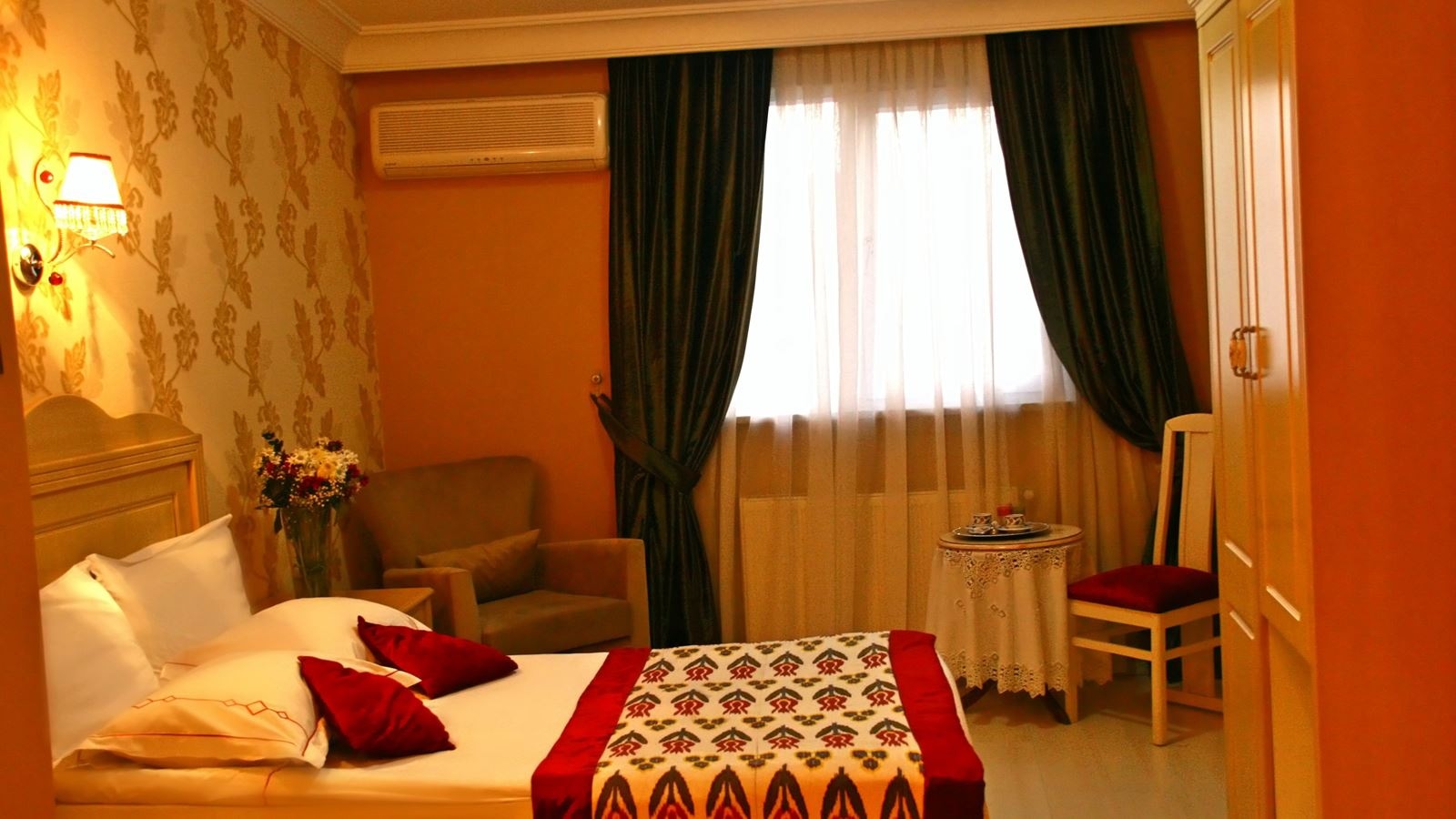 rooms-family-room-sea-view