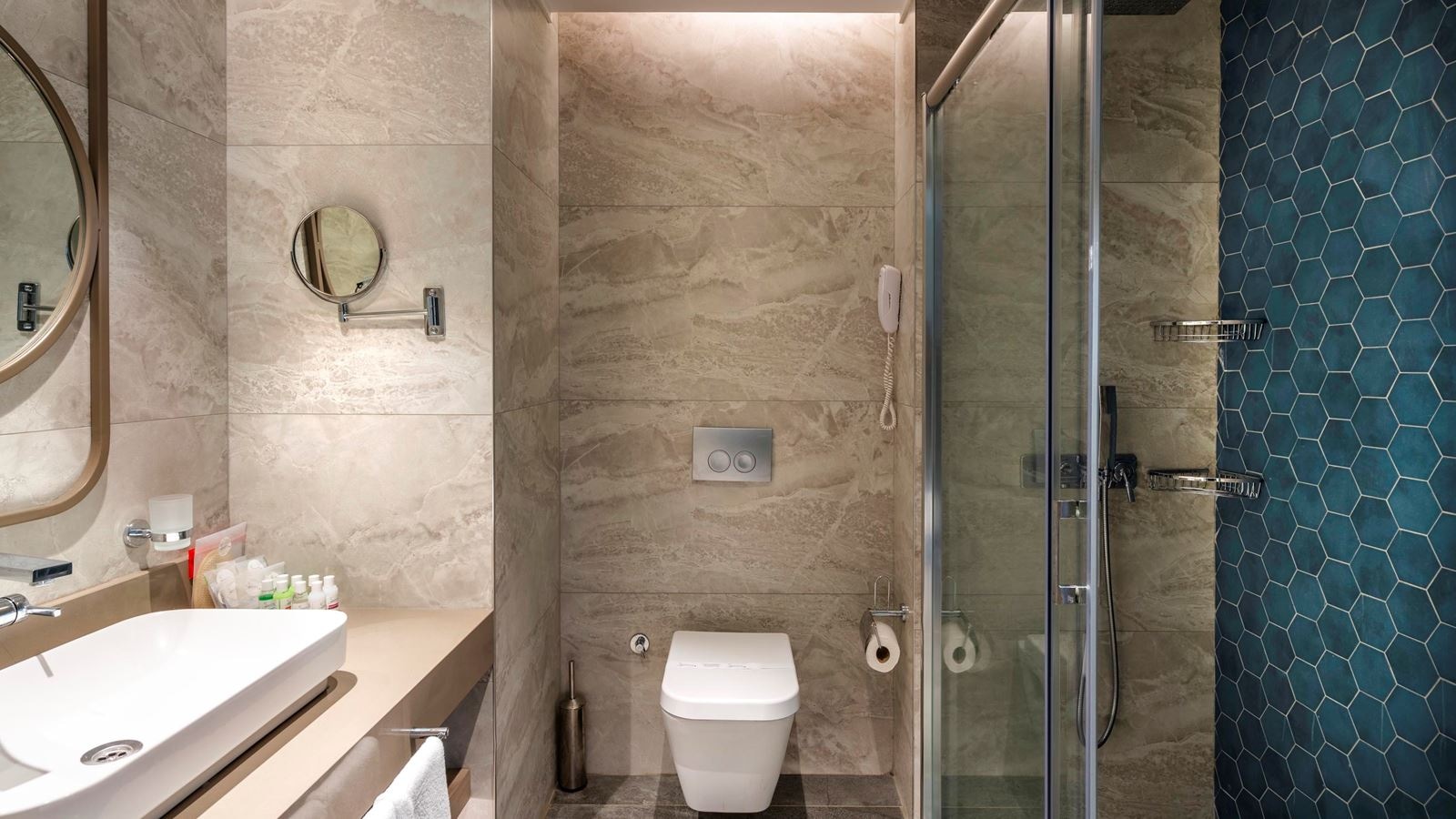 rooms-family-room-sea-view-2-bedrooms