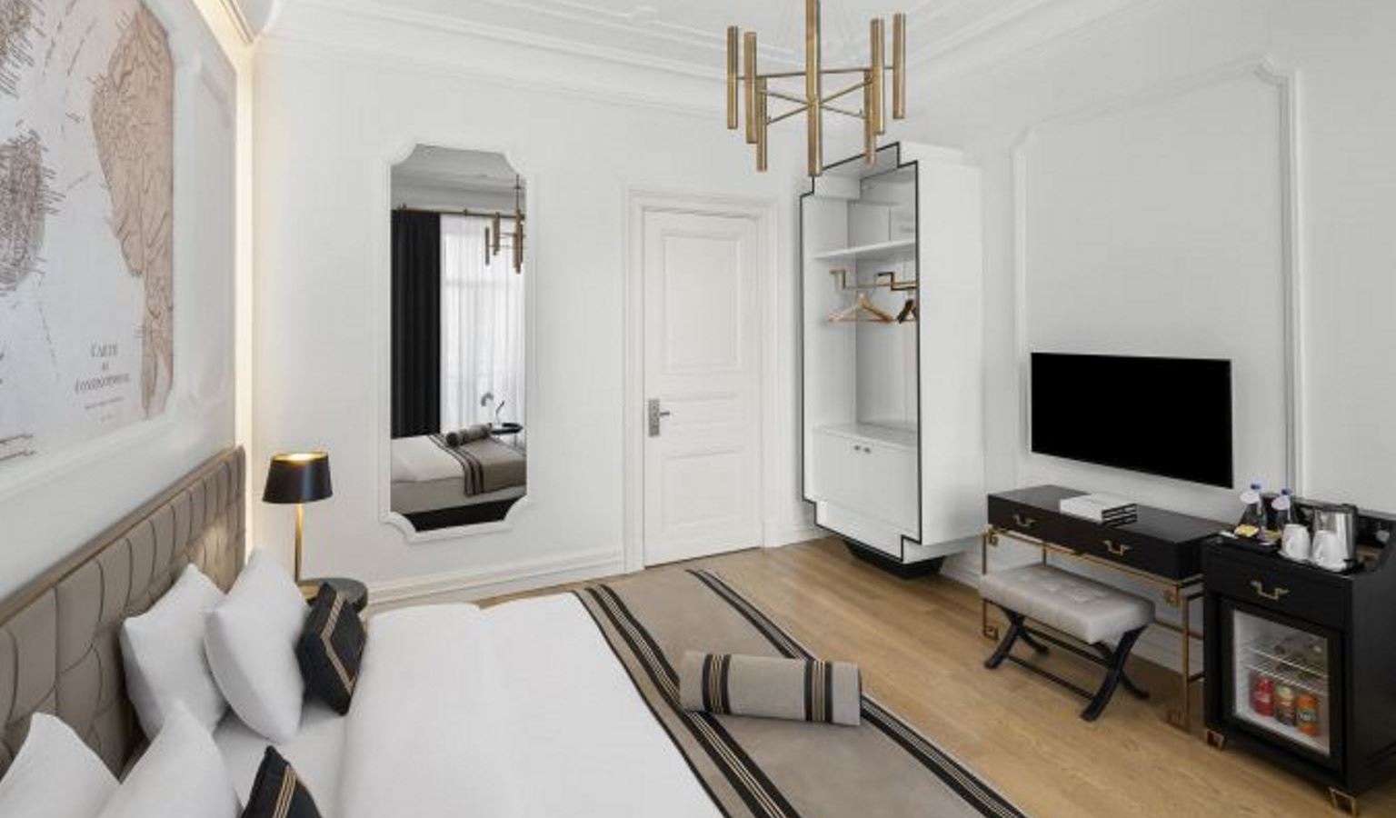 rooms-deluxe-double-room-queen-bed