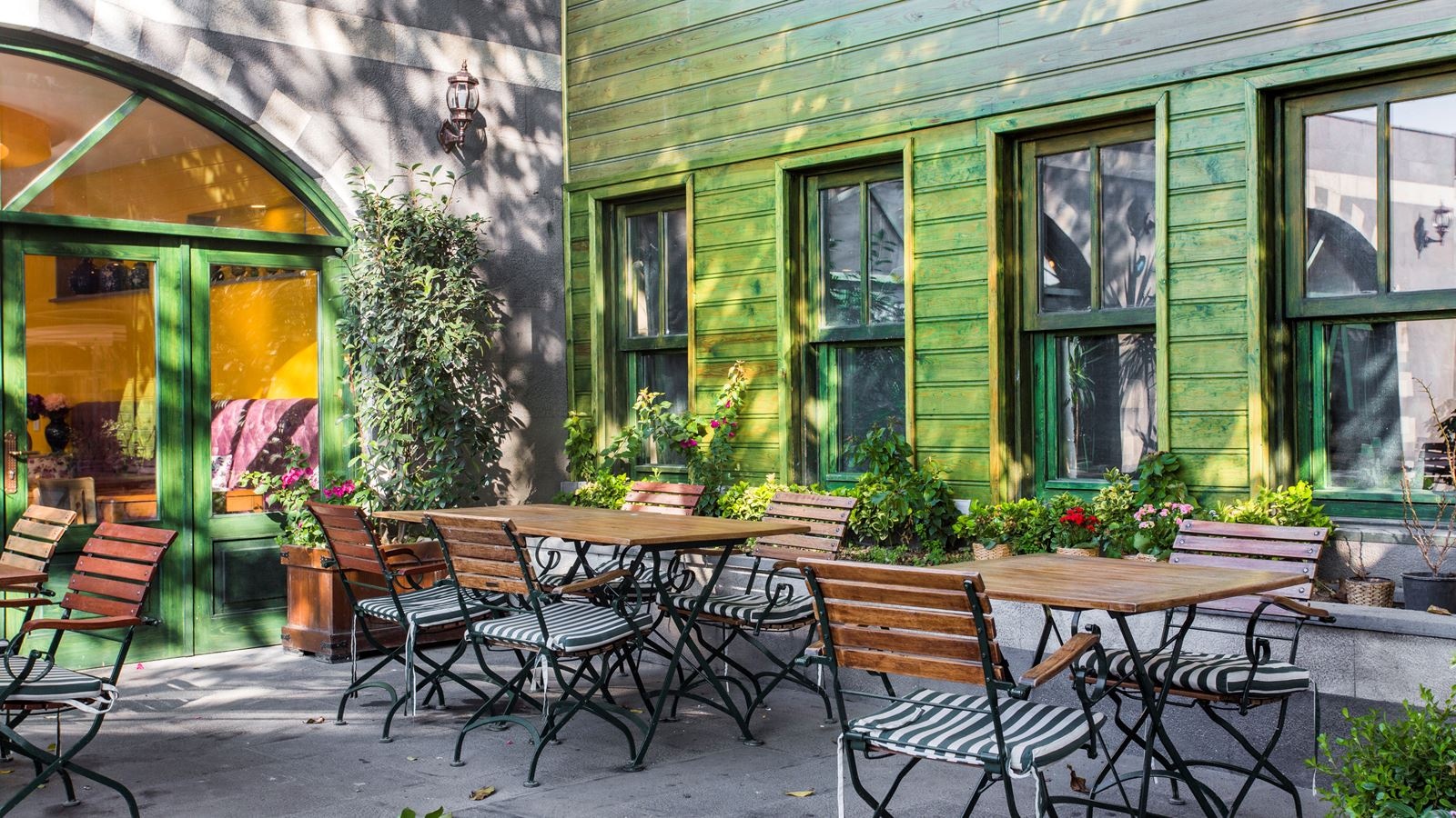 restaurants-restaurants