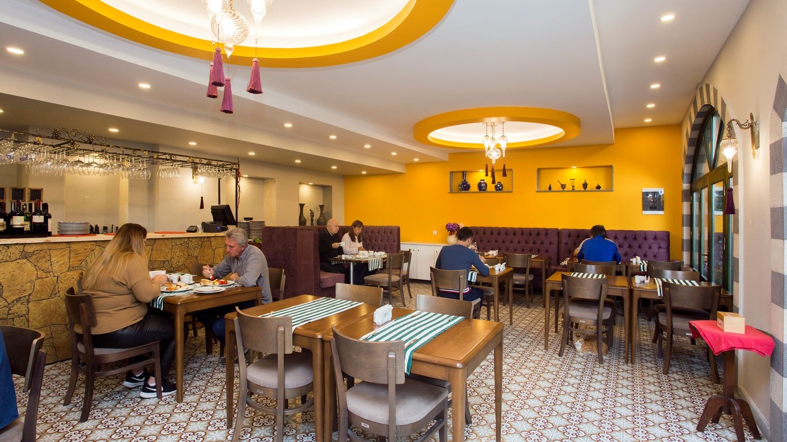 restaurants-restaurants