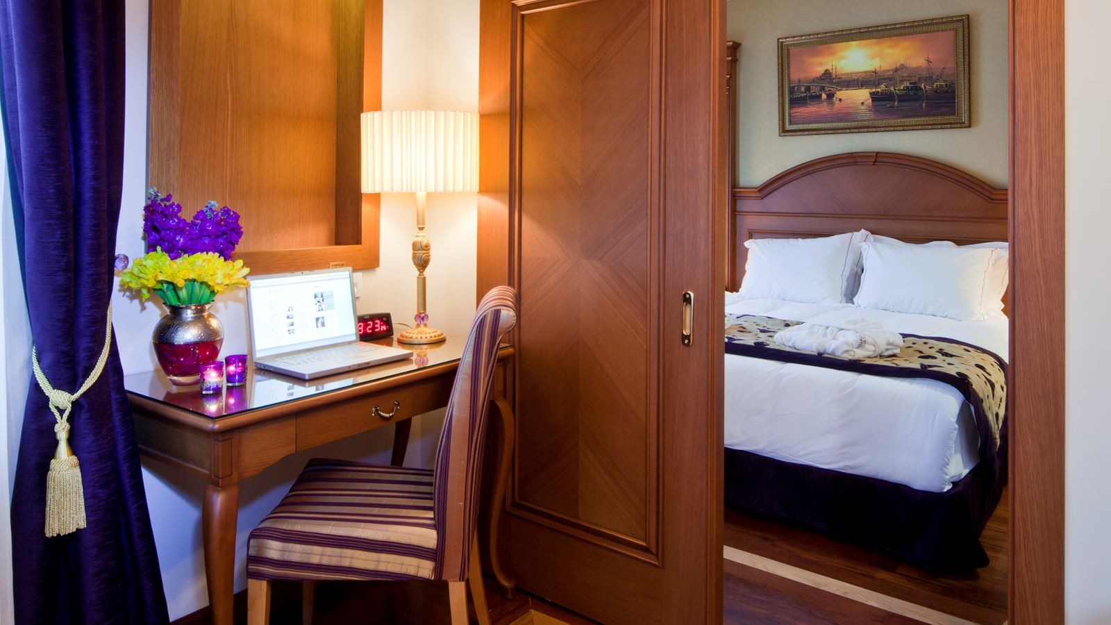 rooms-family-room-connecting-room