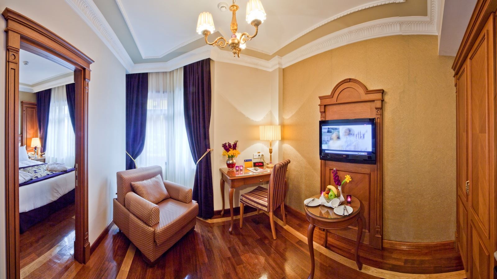 rooms-family-room-connecting-room