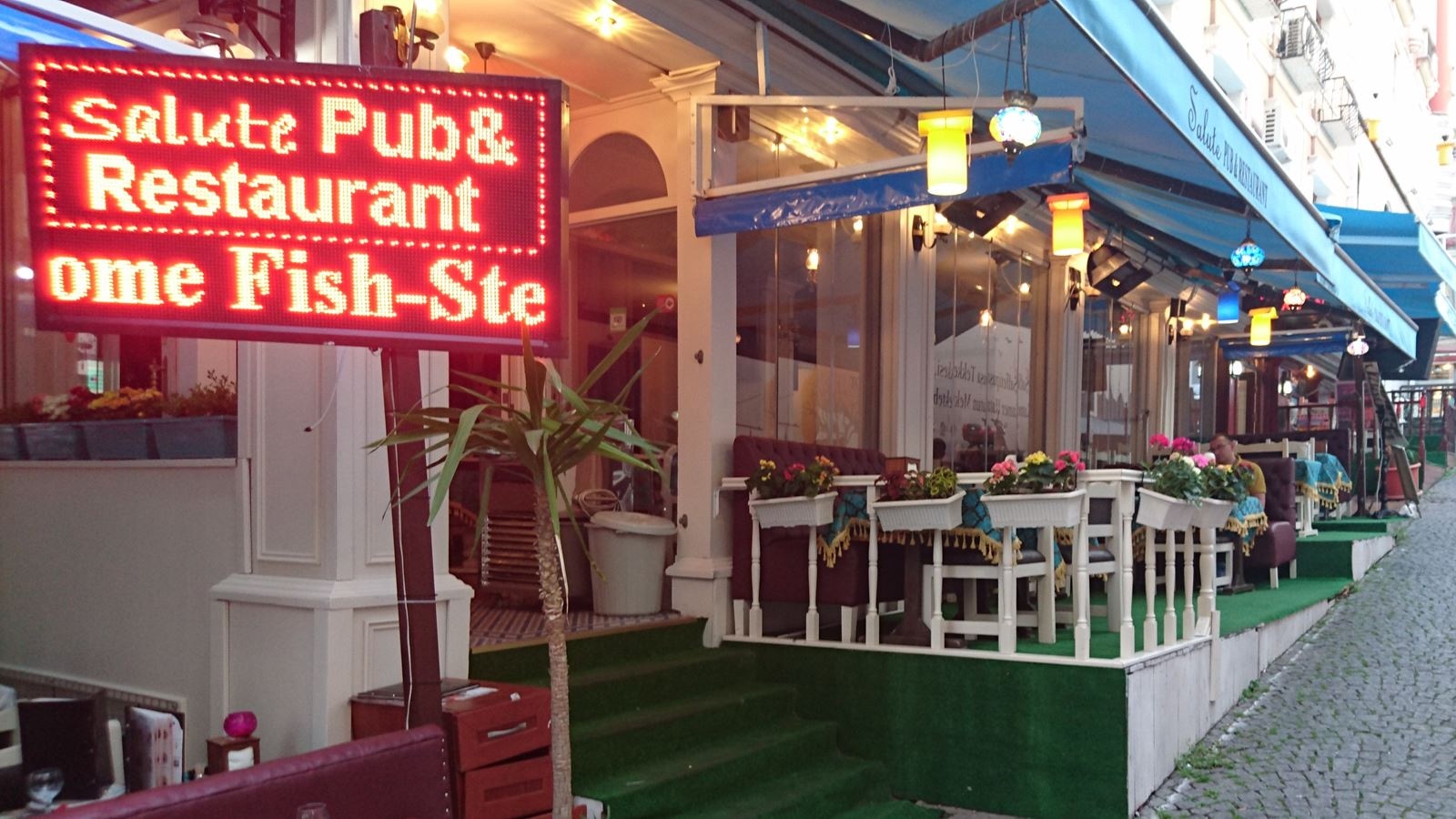 restaurants-restaurants