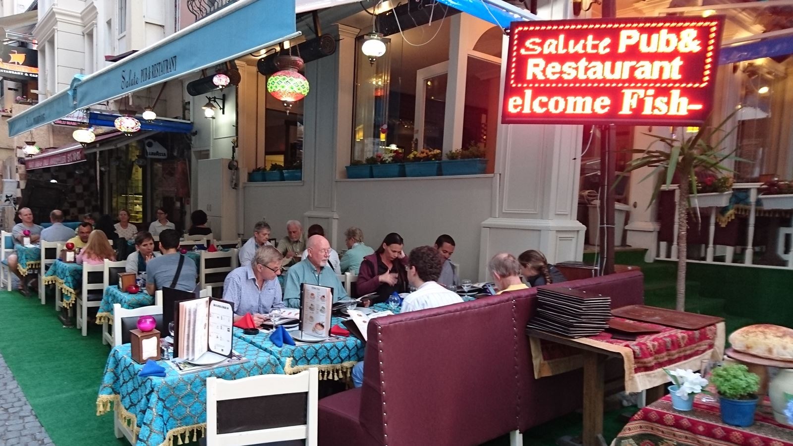 restaurants-restaurants