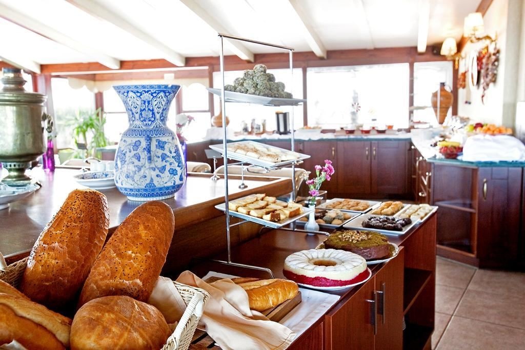 restaurants-restaurants