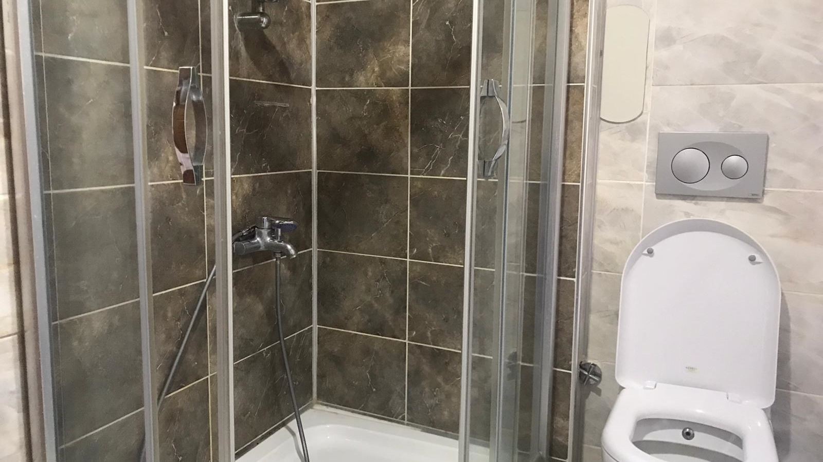 rooms-room-two-double-beds