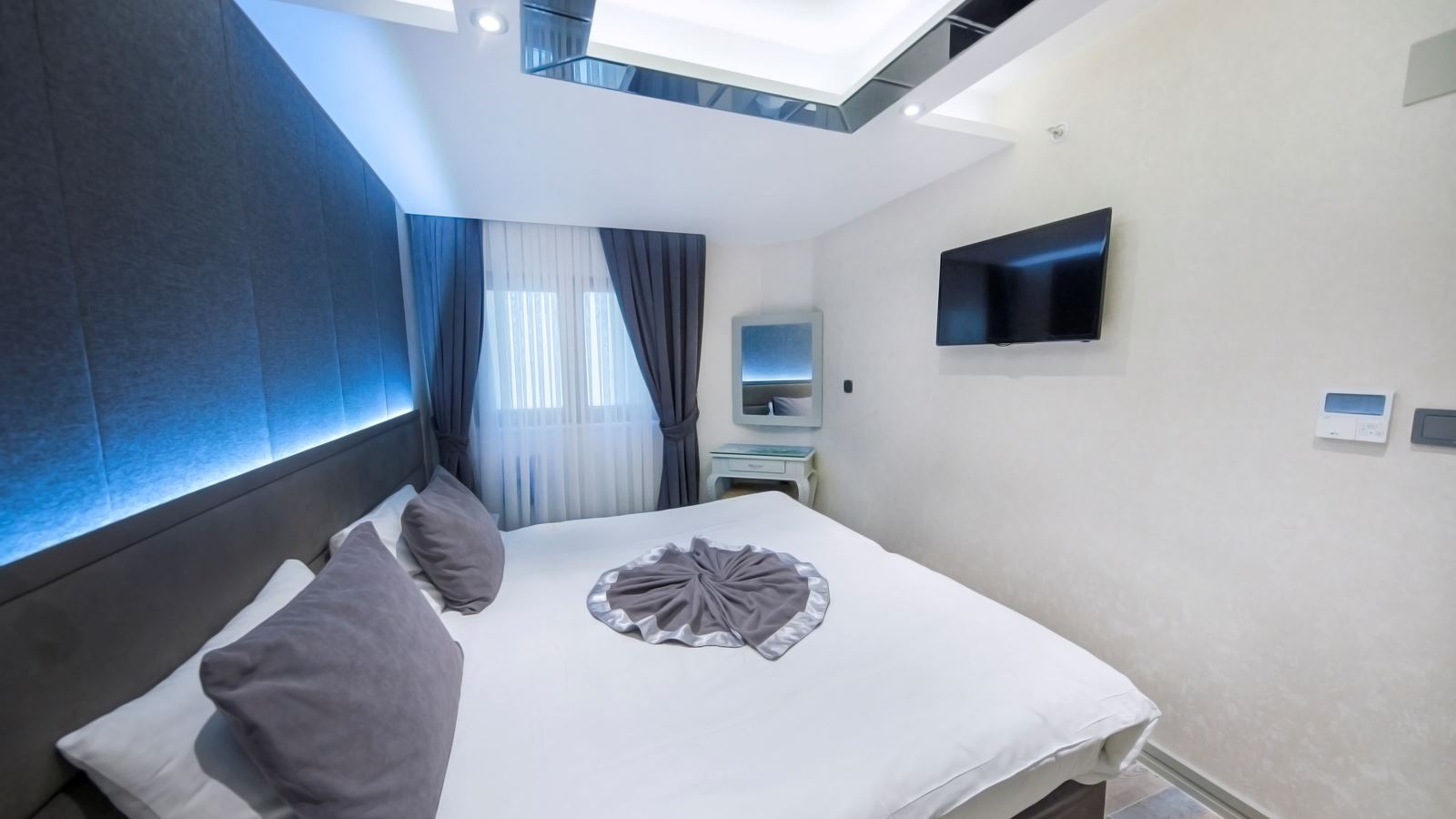 rooms-family-room-standard