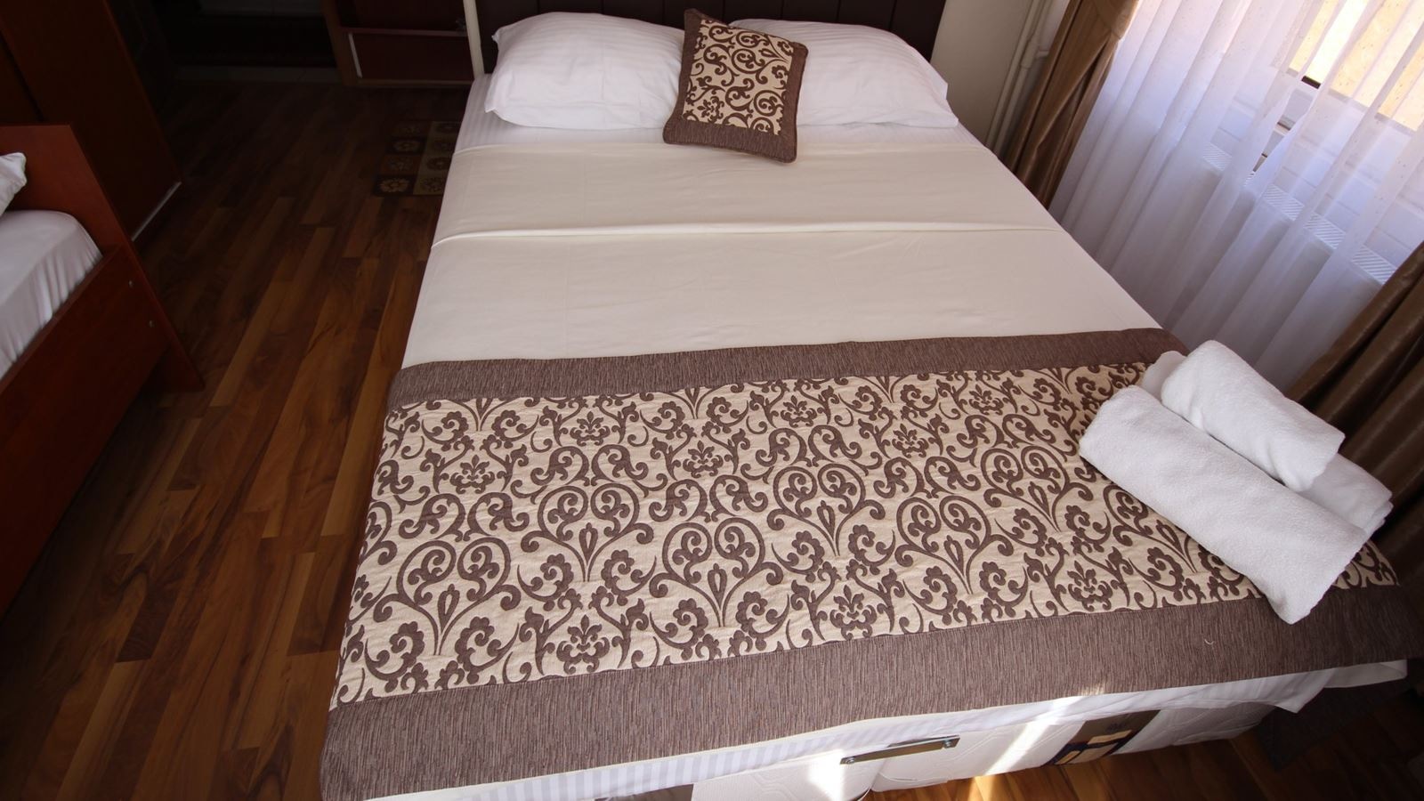 rooms-double-standard